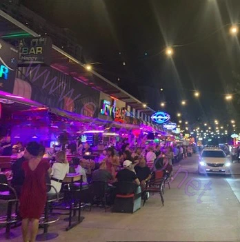 芭堤雅Soi 6酒吧妓院考察 KiKi 2022.07